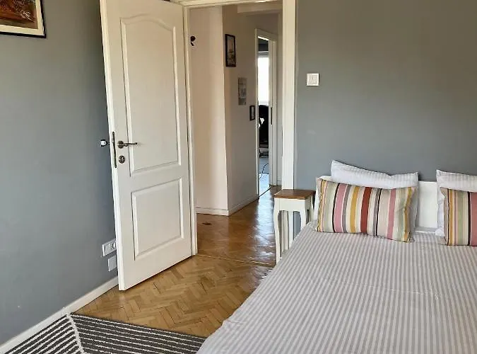 Апартаменти Downtown Wonder *