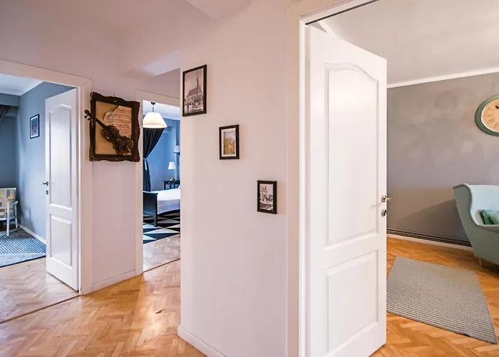 Апартаменти Downtown Wonder *