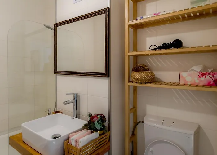 Апартаменти Downtown Wonder *